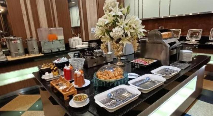 فندق سري يو تونج جراند محافظة سوفانبوري المظهر الخارجي الصورة