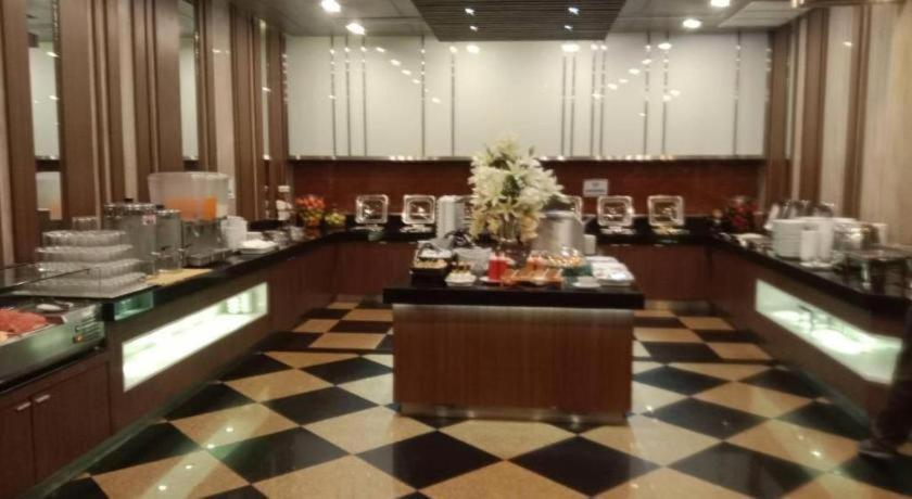 فندق سري يو تونج جراند محافظة سوفانبوري المظهر الخارجي الصورة